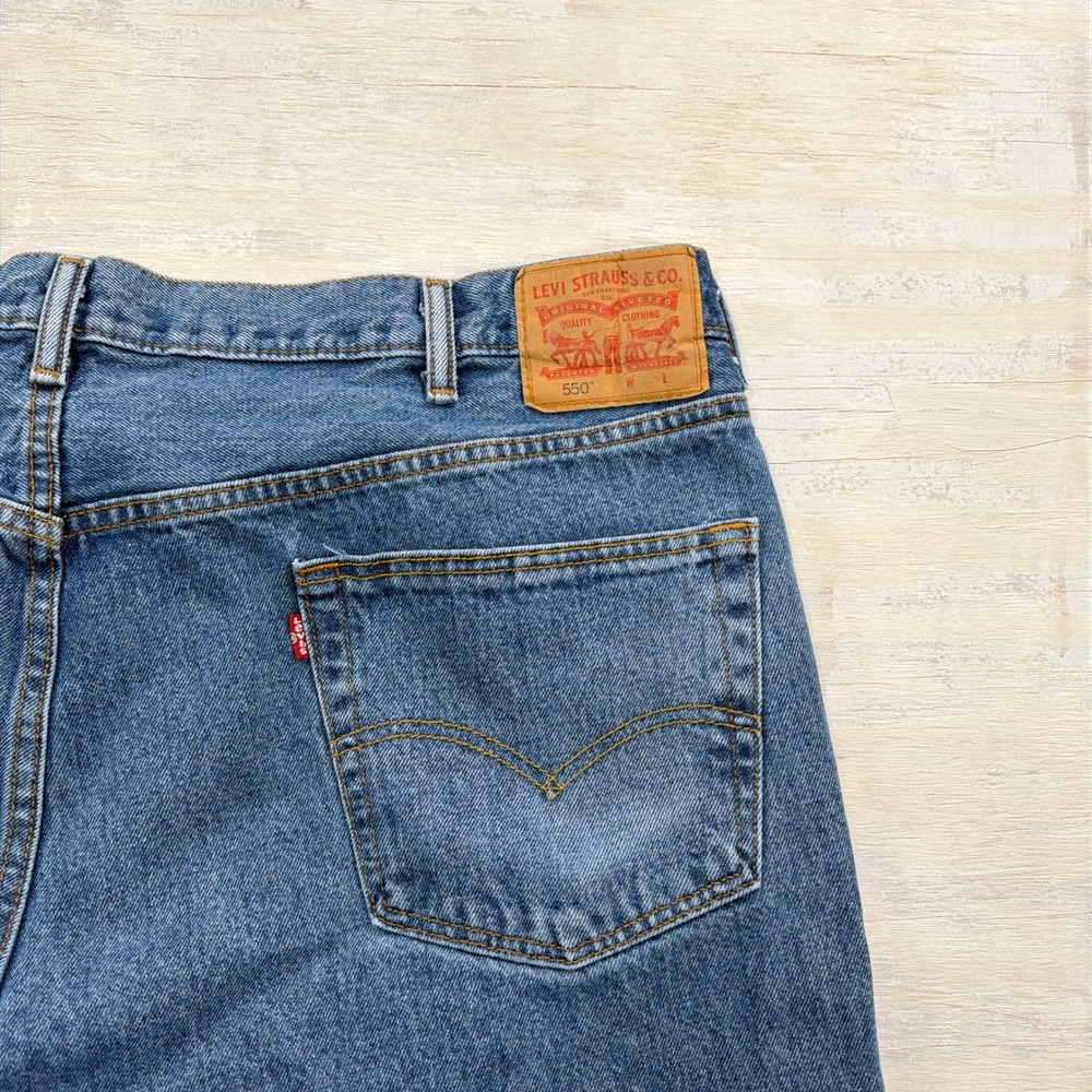 Levi's Jeans 550 Relaxed Fit 46x34 Medium Wash Denim Blue Mens